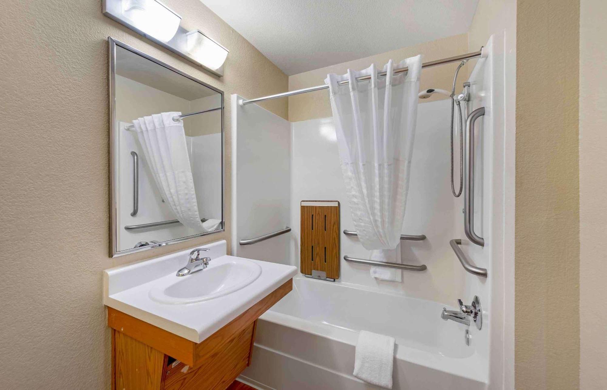 Extended Stay America Select Suites - Kansas City - South - I-49 ภายนอก รูปภาพ