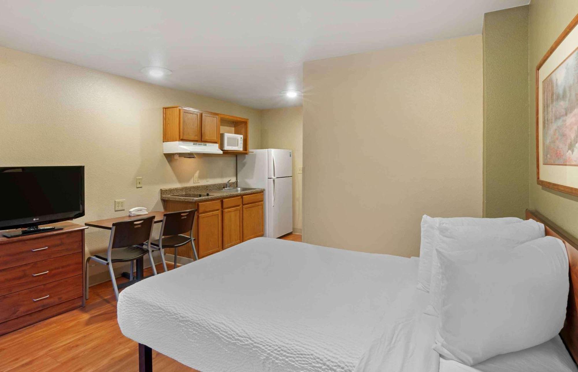 Extended Stay America Select Suites - Kansas City - South - I-49 ภายนอก รูปภาพ