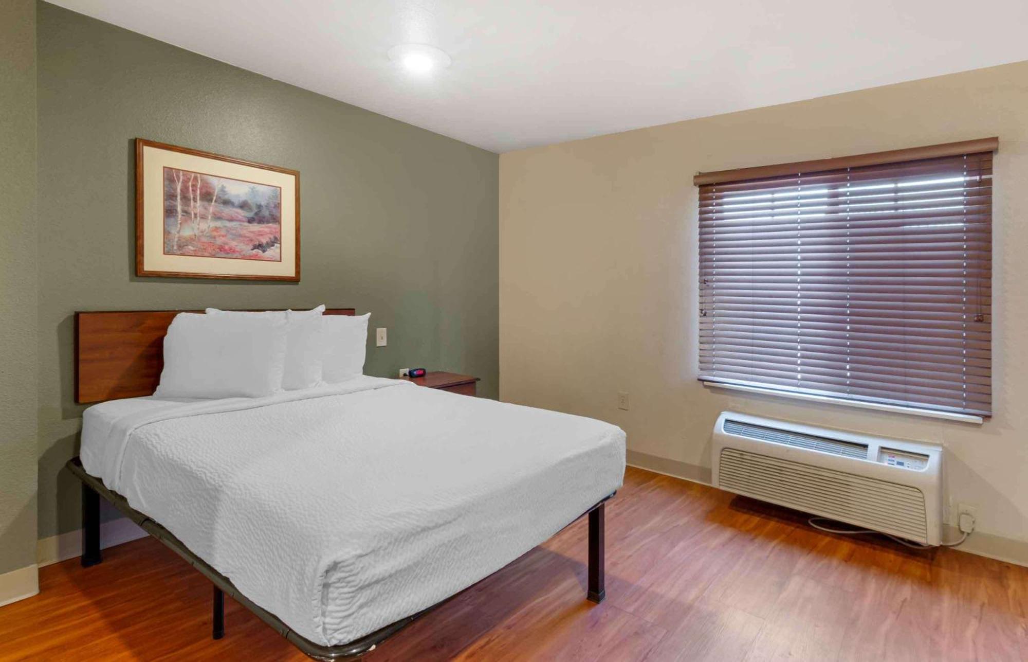 Extended Stay America Select Suites - Kansas City - South - I-49 ภายนอก รูปภาพ